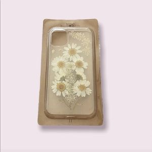 Brandy Melville flower iPhone 11 case 🌸